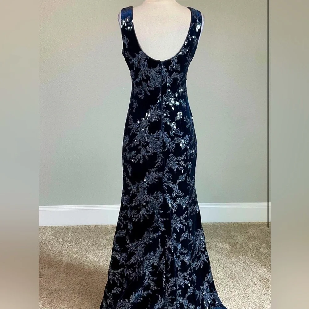 ELIZA J Sequin Embellished Evening Gown Navy Size 4 Mermaid Sequins Velour - Picture 12 of 15